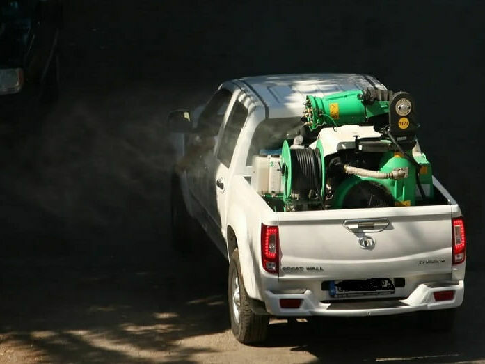 Пръскат срещу комари тази вечер