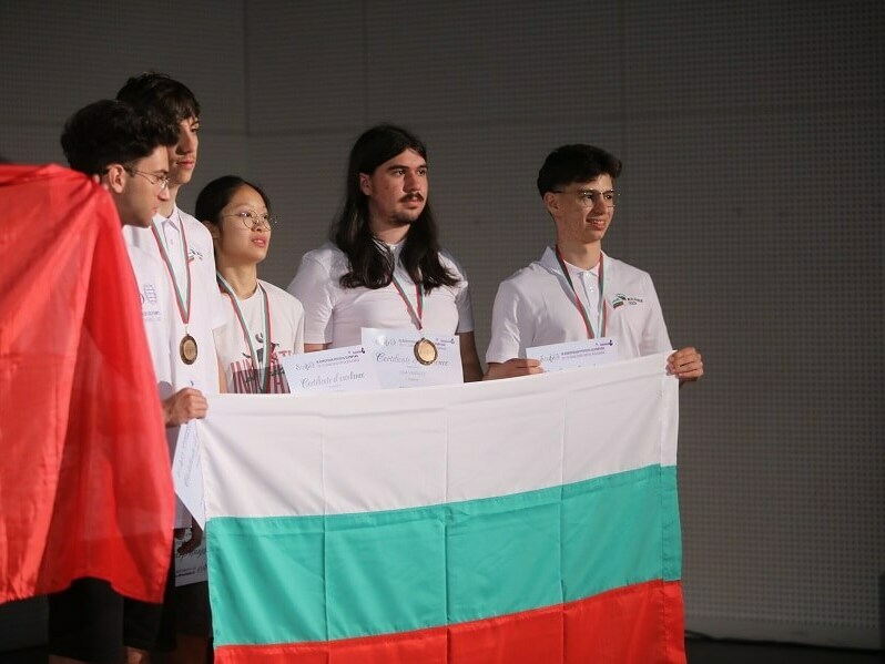 Даниел Койнов с бронзов медал по физика