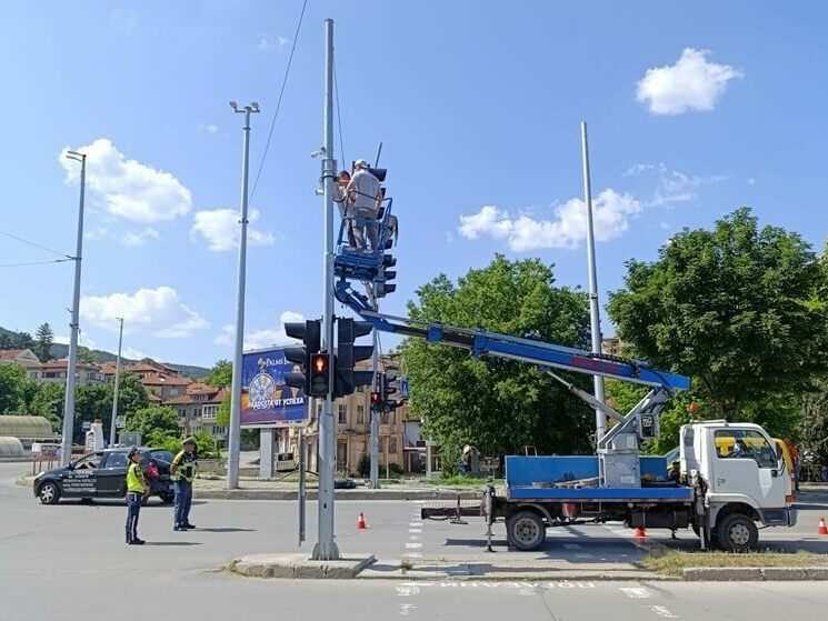 Камери за видеонаблюдение до Томбул джамия