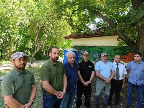 Сигнал: Хищникът е забелязан на пътя между Хан Крум и „Дивдядово“