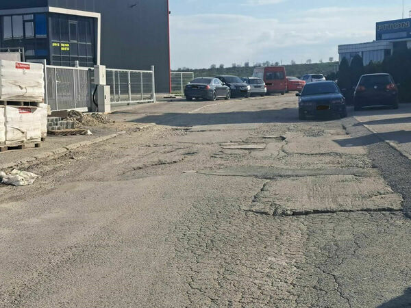 Ремонтират подхода за комплекс „Барбароса“