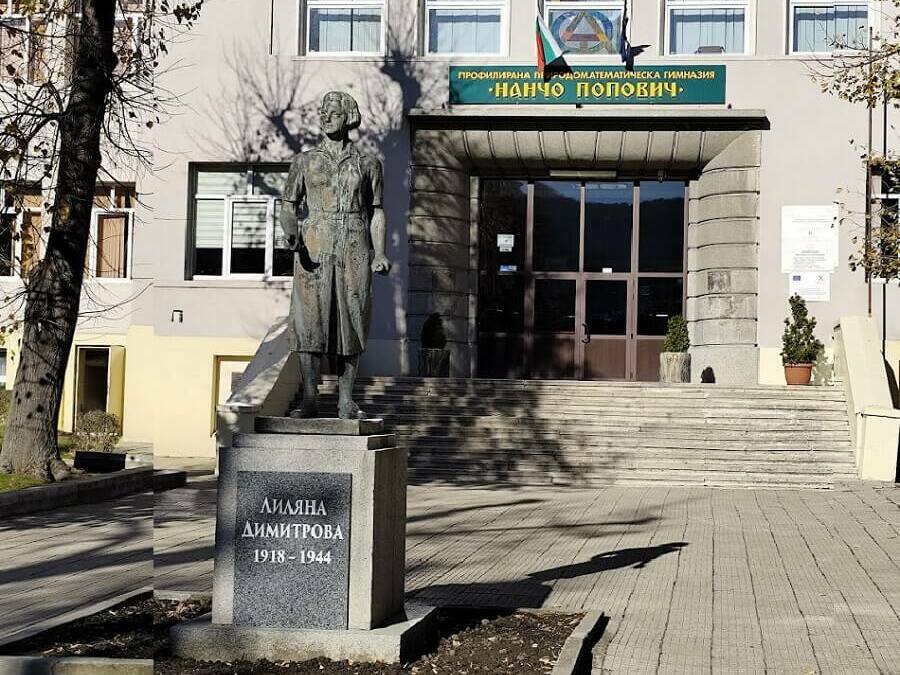 Най-трудно се влиза в Математическата гимназия