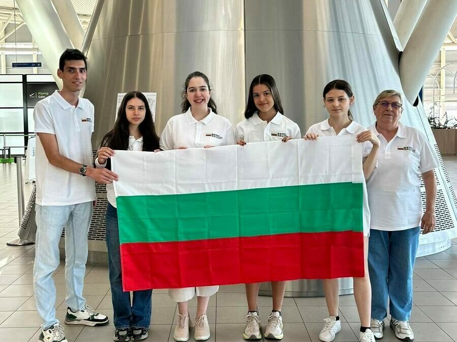 Две шуменки на олимпиада по информатика