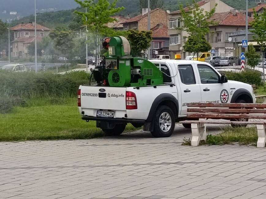 Пръскат срещу комари в Шумен
