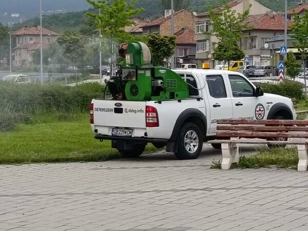 Пръскат срещу комари в Шумен