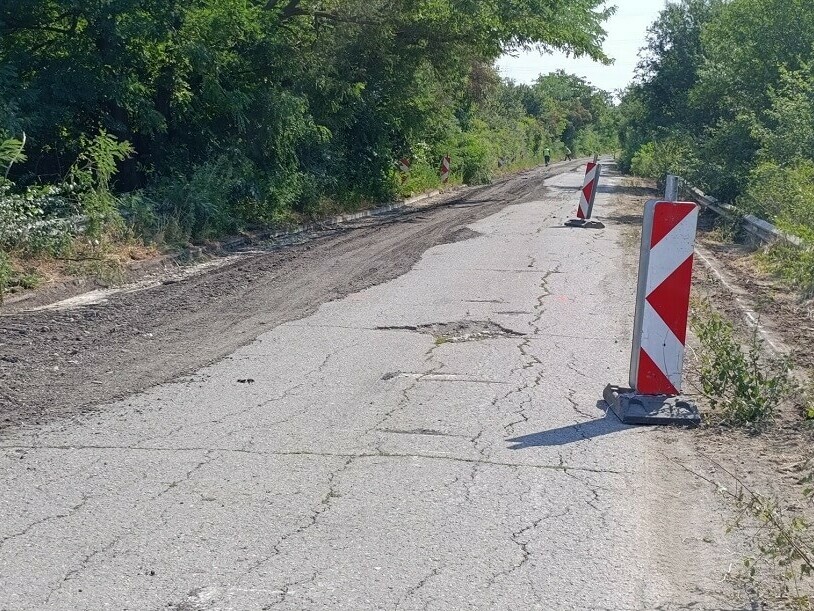 Ремонтират пътя за Лозево, ще е готов до края на октомври