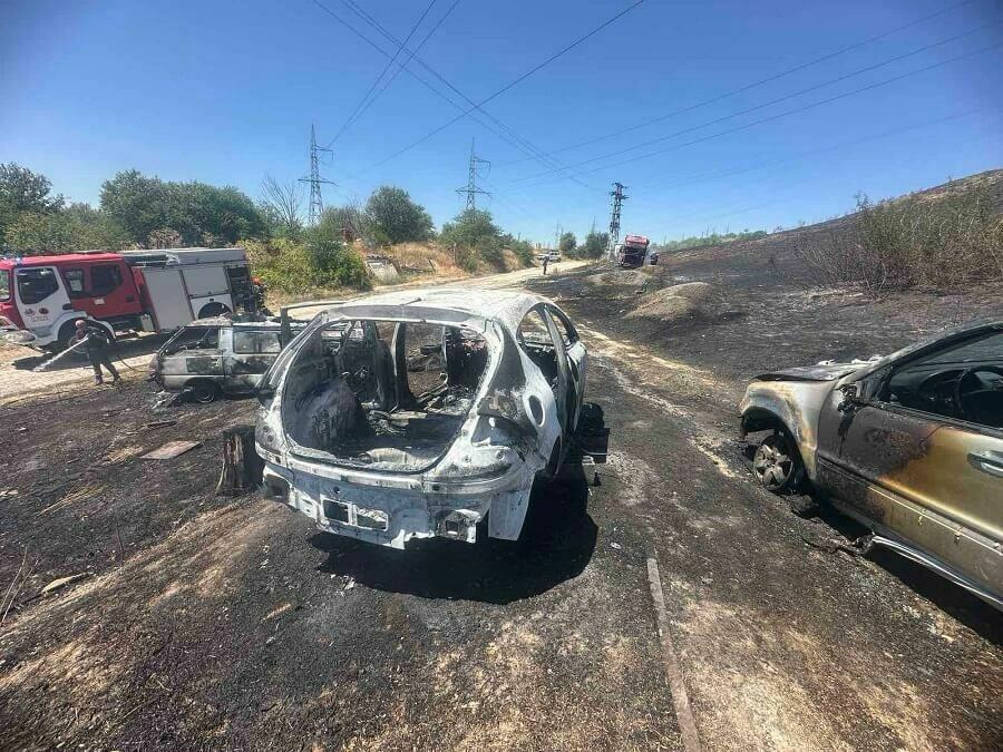 Пожар унищожи четири превозни средства