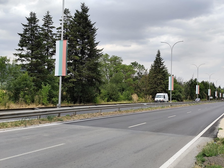 Завърши ремонтът на пътя за Петия километър