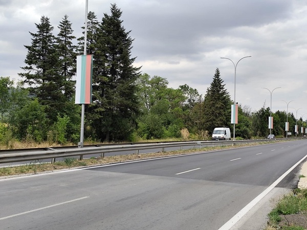 Завърши ремонтът на пътя за Петия километър