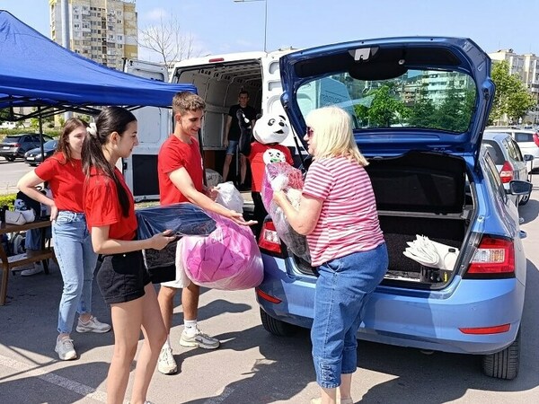 Предаваме дрехи и текстил в три населени места
