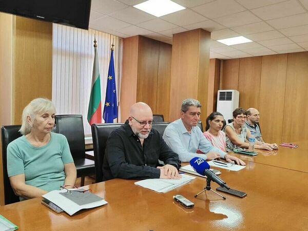 Кърпежи на улици в Шумен – през октомври