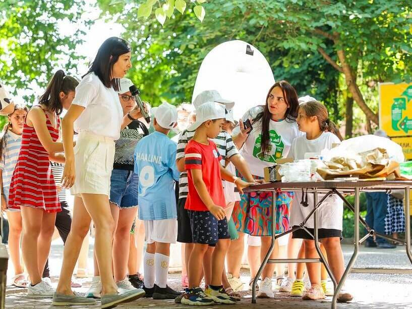 Екоакция във Велики Преслав преди първия учебен ден