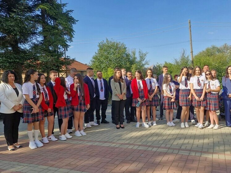 На училище във Върбишко – вече с униформа