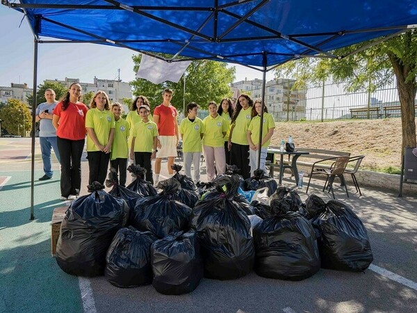 123 чувала с текстил събраха в СУ „Трайко Симеонов“