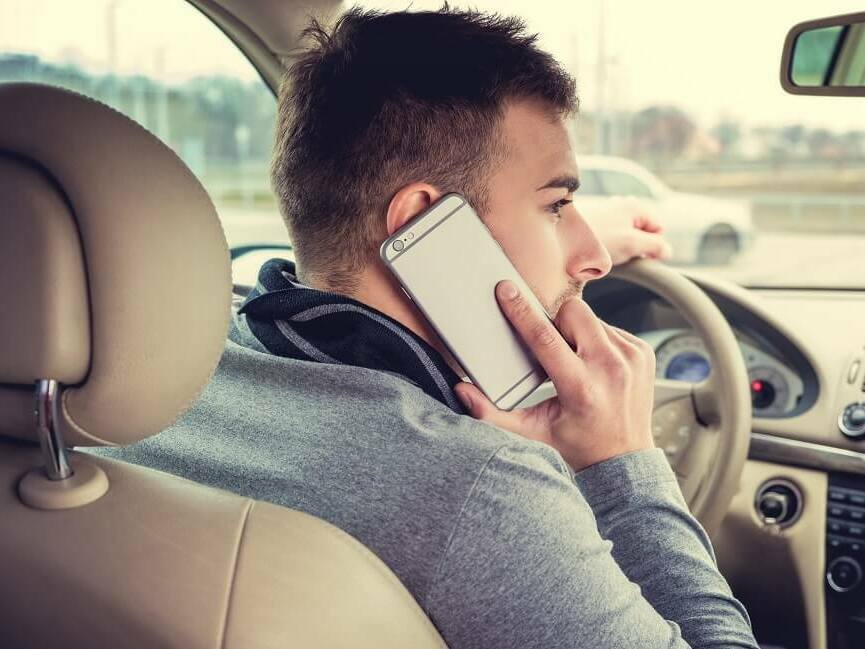 Проверки за използването на телефон по време на шофиране