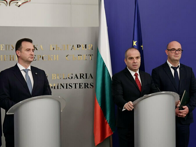 Всяка жп гара с електрическа зарядна станция