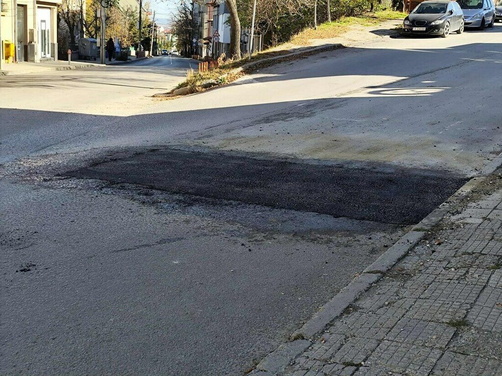 След 3,5 месеца: запълниха опасен изкоп в Шумен