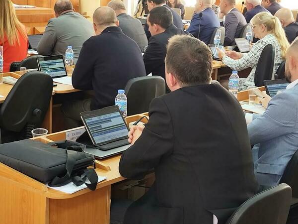 Правят спешен ремонт на покрива на НЧ „Напредък“