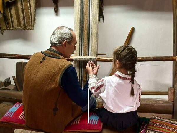 Изложба разказва занаятчийски истории от Етъра