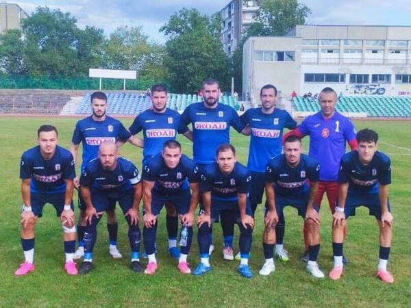 Без голове между „Доростол“ и „Ботев“