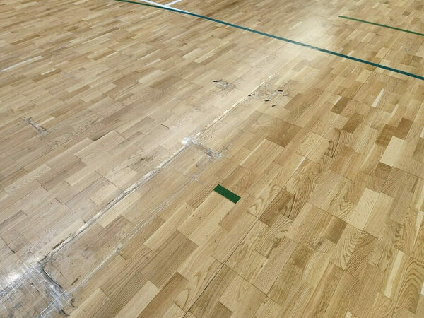 Нова настилка в „Арена Шумен“ не преди февруари