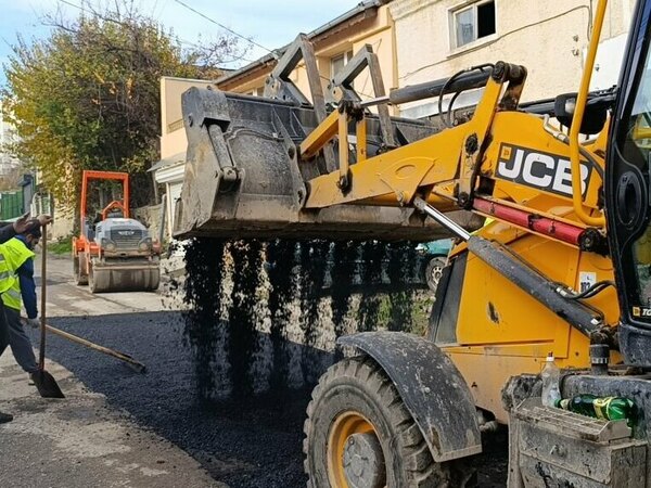 Започнаха кърпежите на дупки по улиците