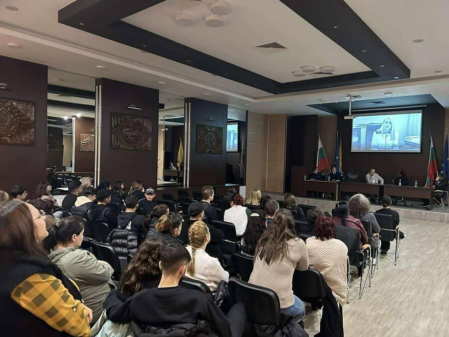 Институции с призив за нетърпимост към насилието