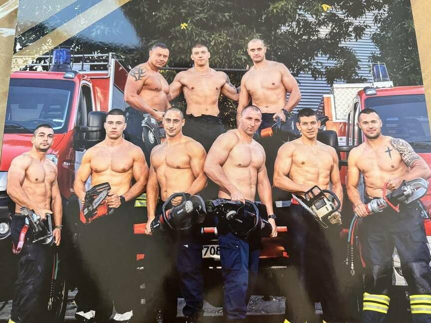 Календар с кауза на огнеборци от Варна