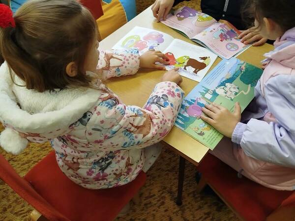 Над 400 дарени книги на библиотеката в Нови пазар