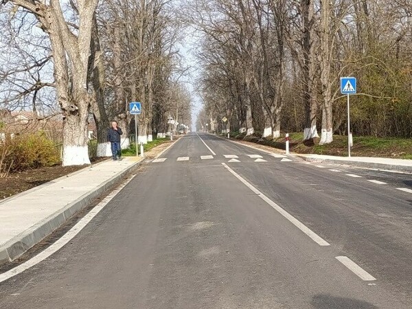 Откриха обновения път за Коньовец