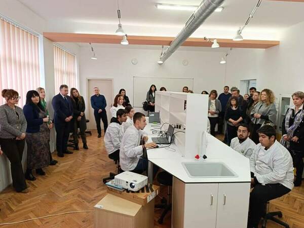 STEM център в Гимназията по селско стопанство