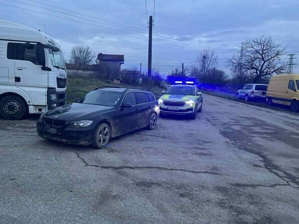 Пиян без книжка в гонка с полицията