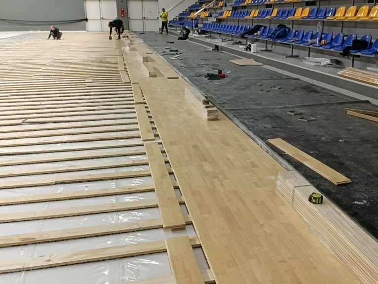 До 15 дни „Арена Шумен“ ще е с нов паркет
