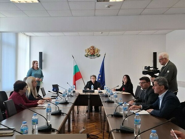 Намаляват жалбите, свързани с еврото