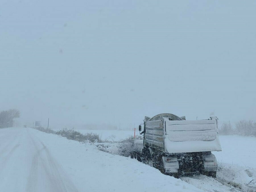 Затварят за камиони и пътя към Силистра