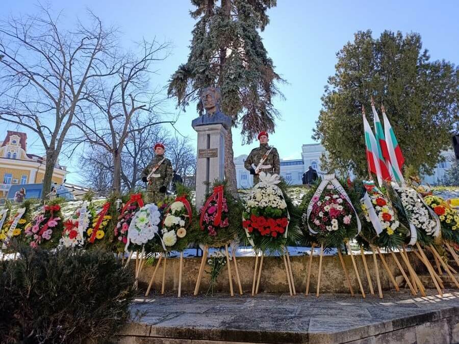 Поклон пред делото на Апостола