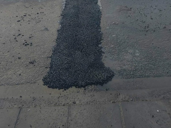 Пълнят дупки по улиците след сигнали на граждани