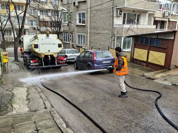 Започна пролетното миене на улици в Шумен