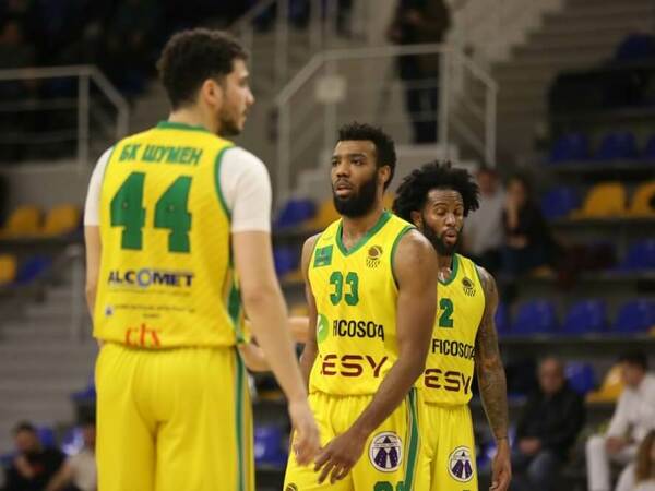 Баскетболистите не дадоха отпор на шампионите