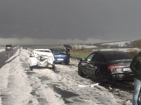 ПТП с пострадало дете, ограничиха движението заради лошо време
