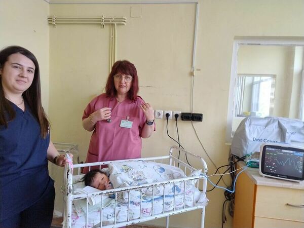 Апаратура за недоносени бебета от „Българската Коледа“