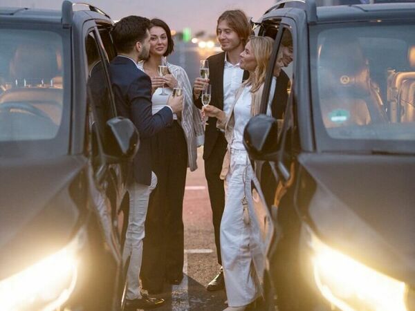 Луксозен автомобил за абитуриентския бал