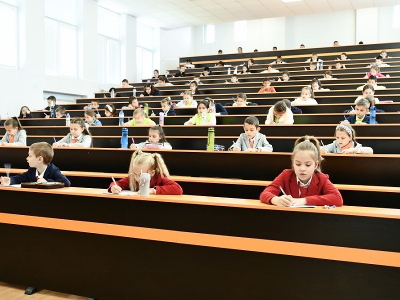 Първолаци мерят сили в краснопис и правопис