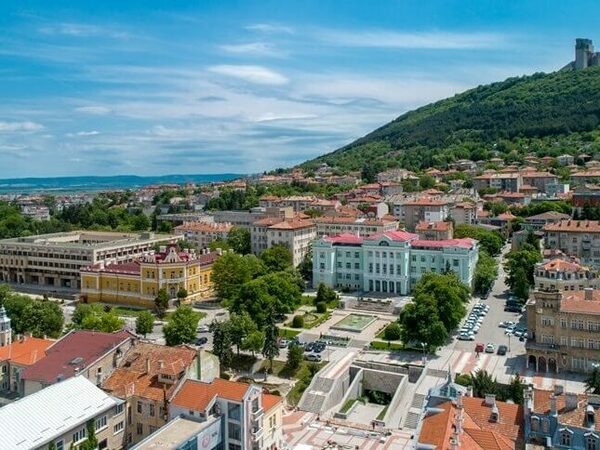 През май: Мария Илиева в Шумен, Графа – във Велики Преслав