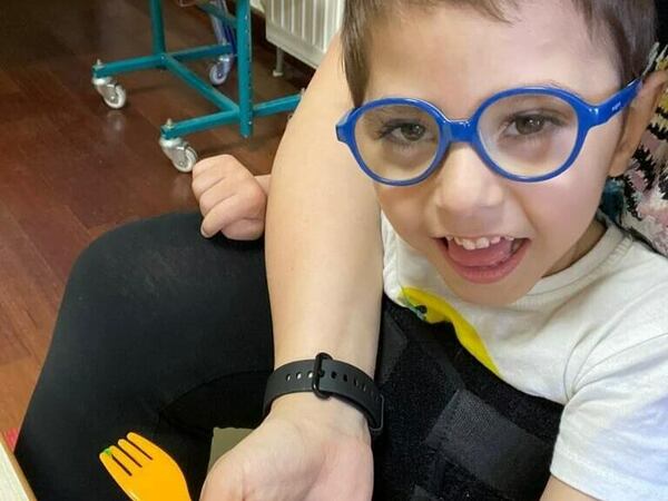 Малкият Ангел в битка за щастливо детство