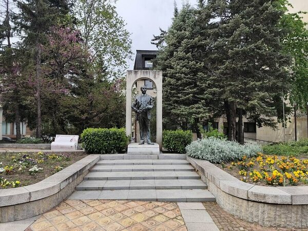 Безплатна обиколка „Литература, театър и изкуство“