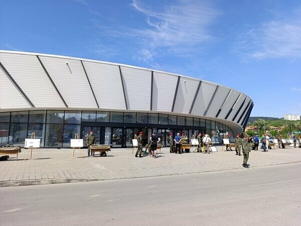 Изложение на оръжия и на военна техника