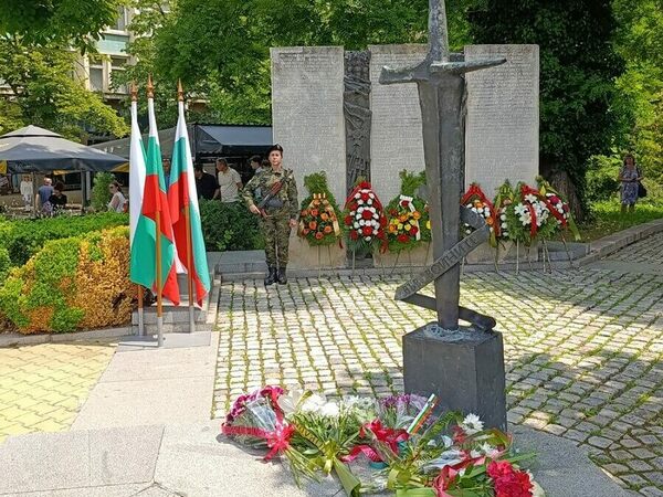 Шумен се прекланя пред подвига на Христо Ботев