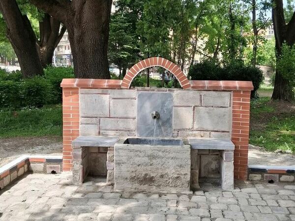 Годна за пиене е водата от чешмата на пл. „Оборище“