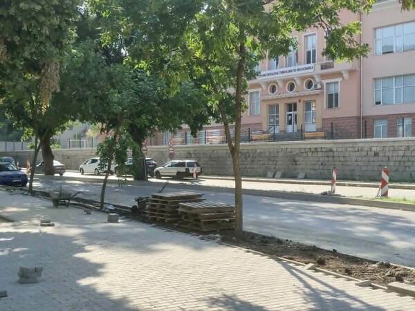 Затварят едното платно на бул. „Симеон Велики“